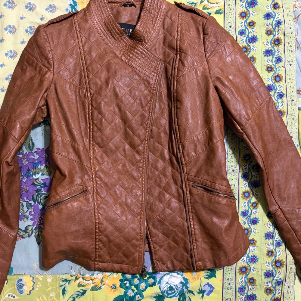 GUESS JACKET XS shown during live sale